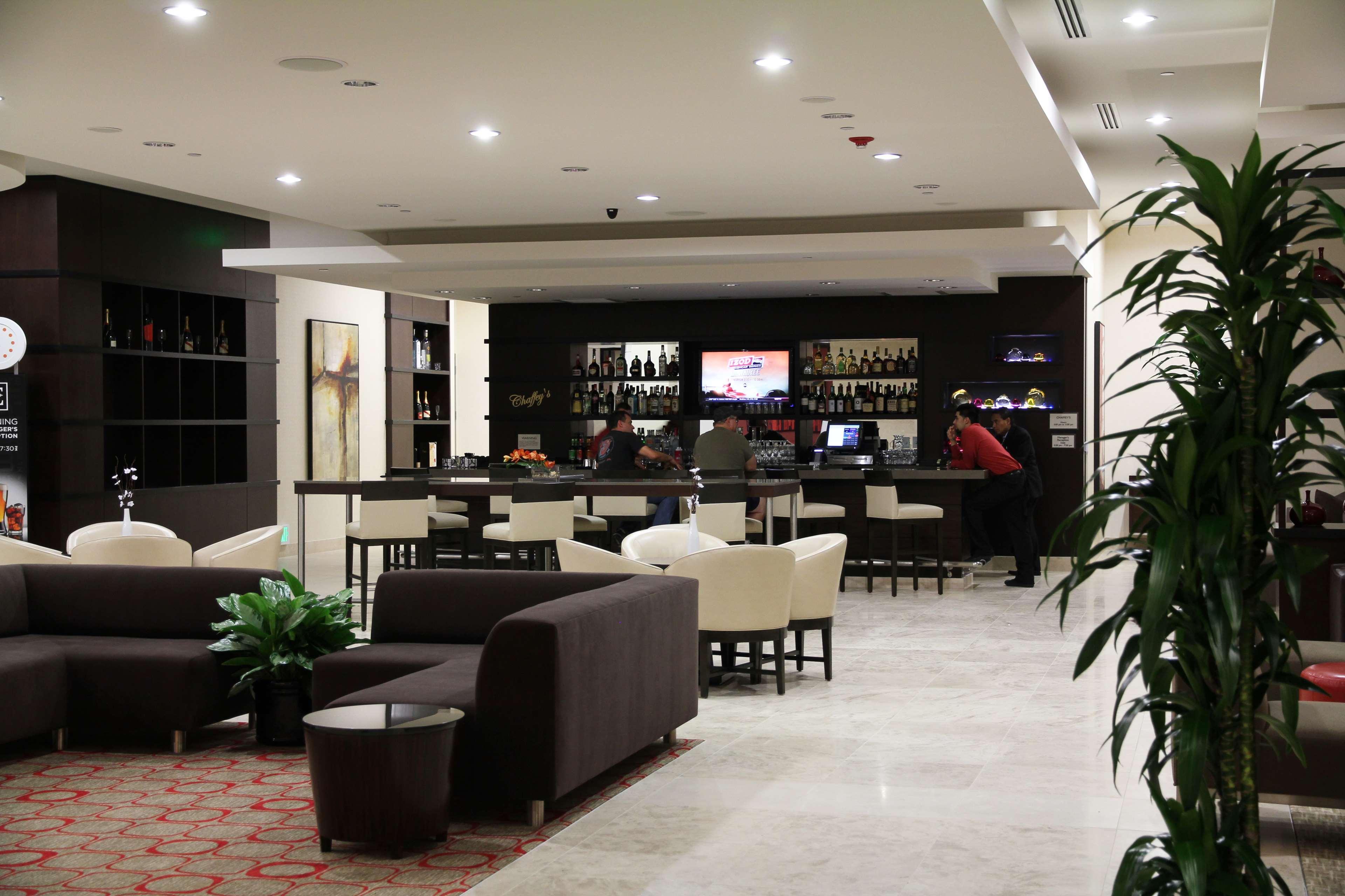 Embassy Suites Ontario - Airport İç mekan fotoğraf