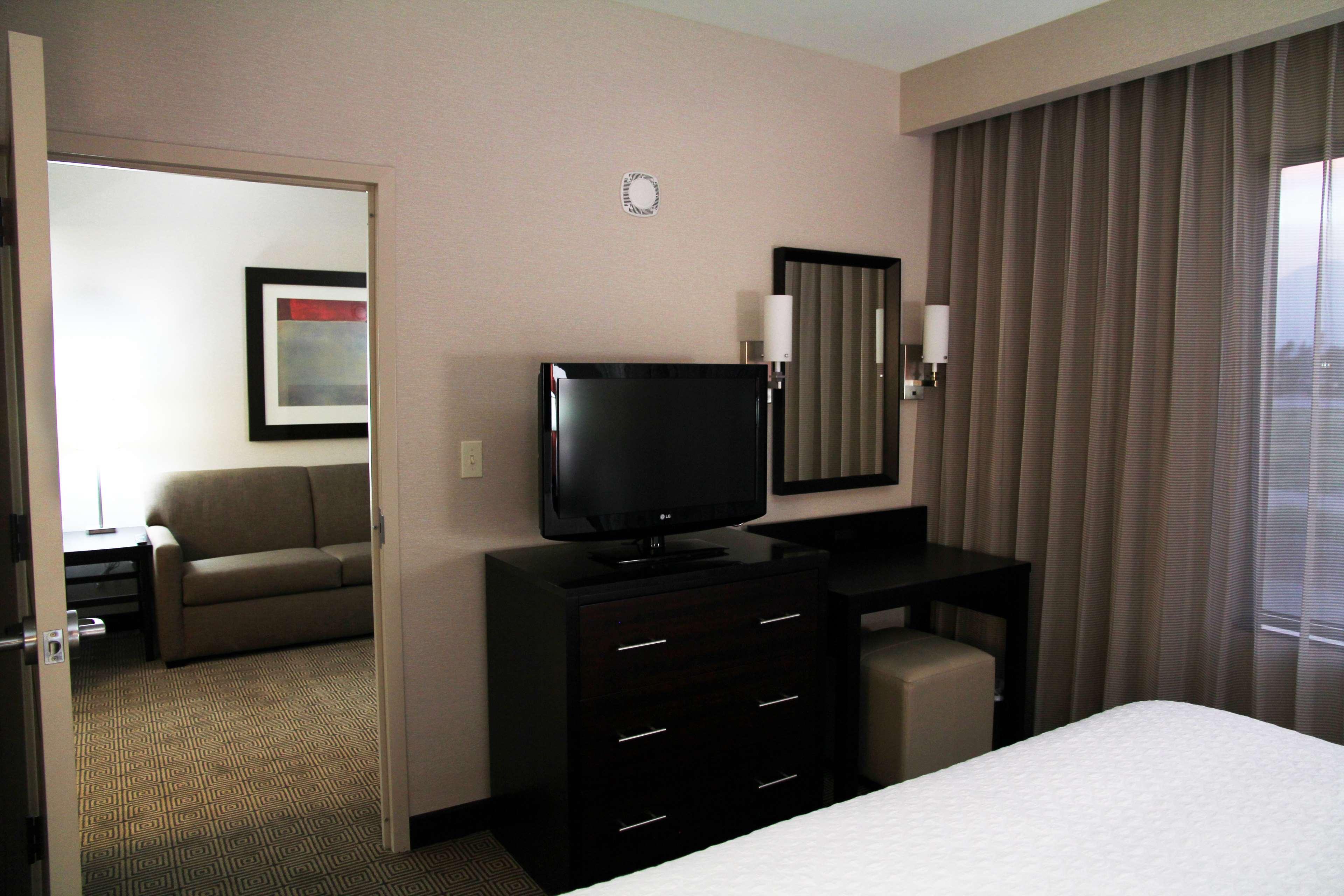 Embassy Suites Ontario - Airport Oda fotoğraf