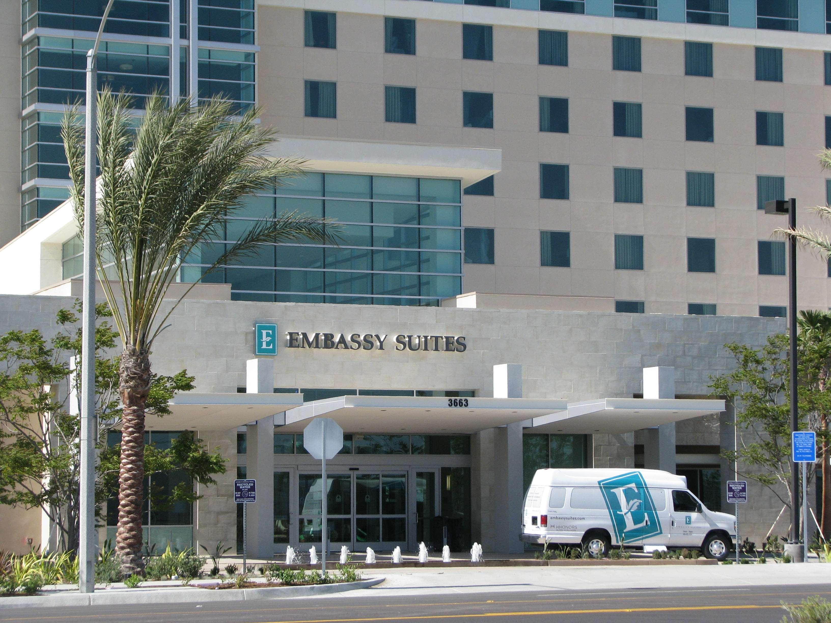 Embassy Suites Ontario - Airport Dış mekan fotoğraf