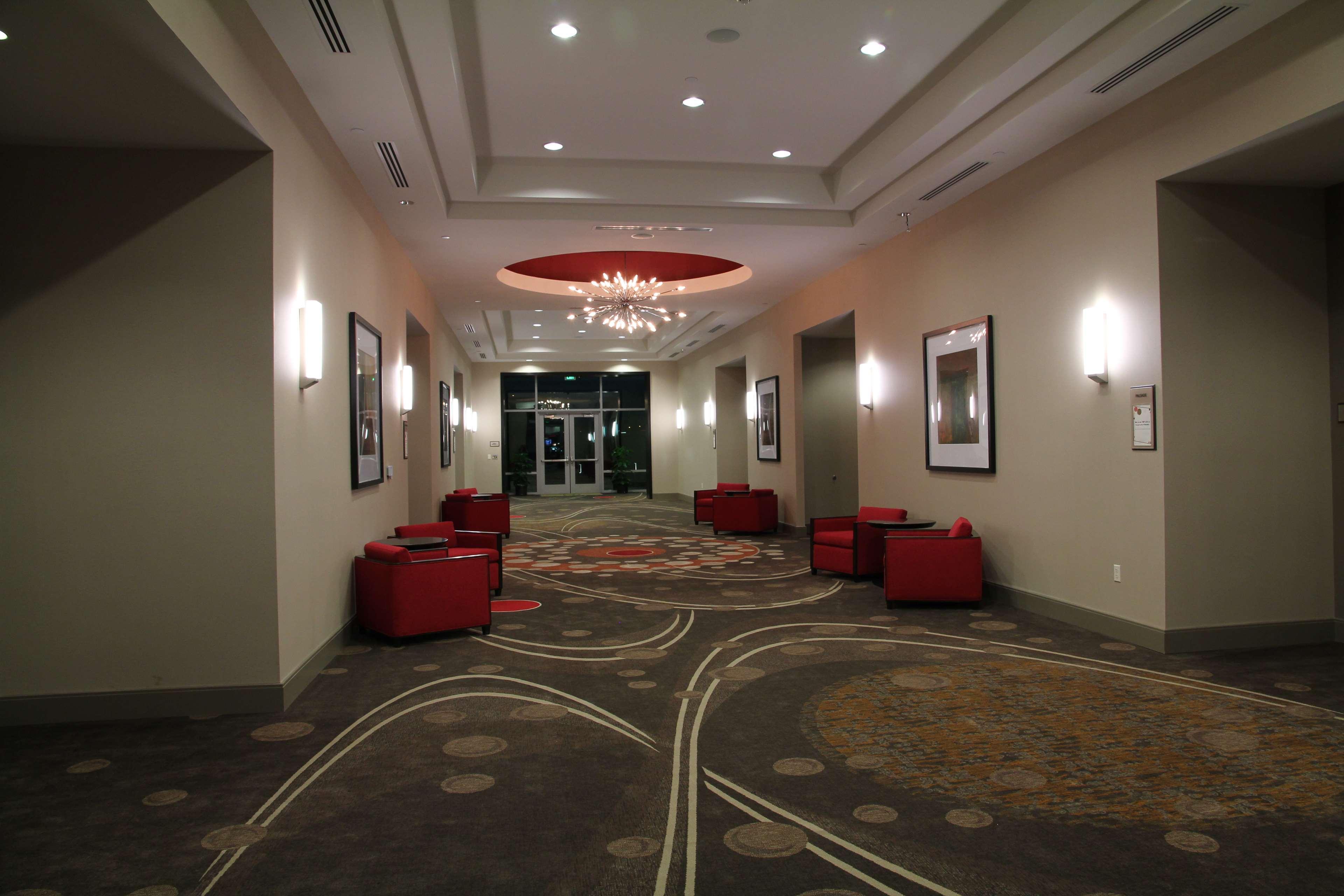Embassy Suites Ontario - Airport İç mekan fotoğraf